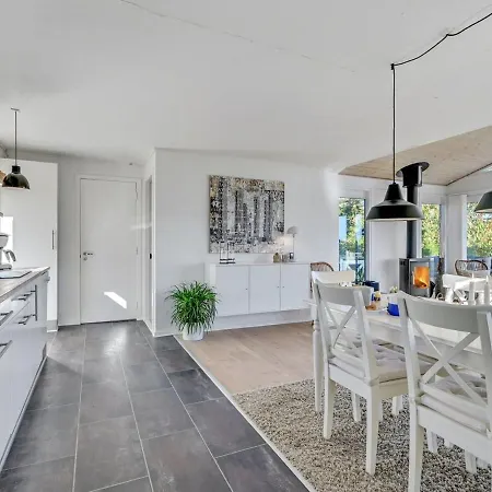 Holiday Elfrede - 600m From The Sea In Funen By Interhome